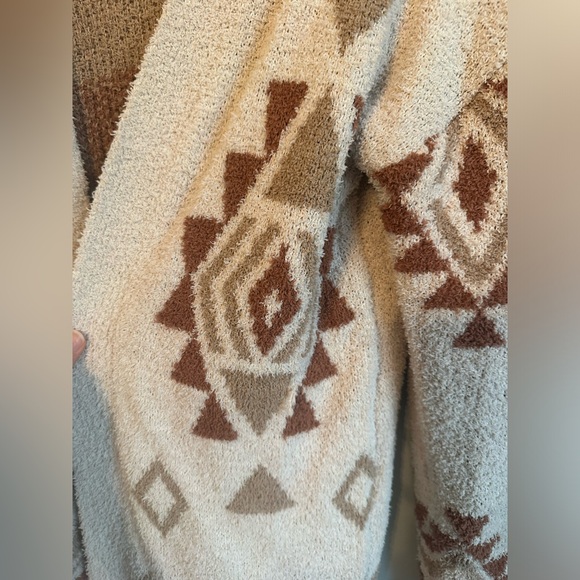 Cozy Aztec Print Sweater - Picture 3 of 5